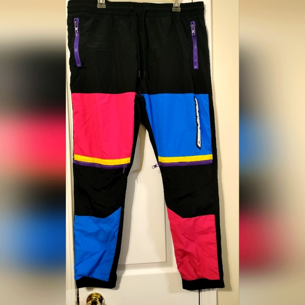 Pyramid Sweat pants with zippers